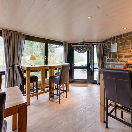 بيت للعطل Uebernachten Sie In Der Naehe Des Winterbergskilifts